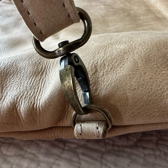 Authentic Brynn Capella Jenne Foldover Crossbody - tan (Gold Dust) MADE IN USA - Picture 6 of 16